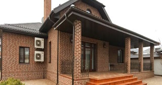 Строительство домов из кирпича с мансардой в Новокуйбышевске | от 3617 рублей